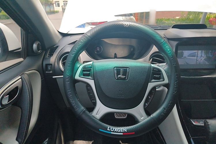 Used Luxgen Great 7 SUV 2014 2.2T Two-Wheel-Drive Smart Version Steering Wheel