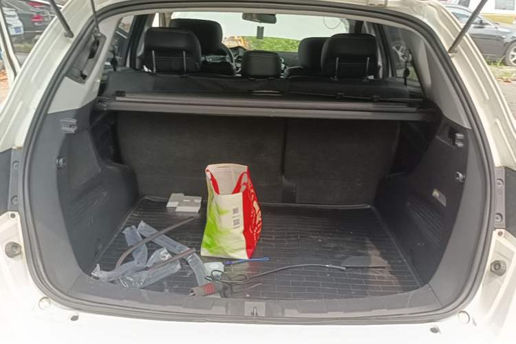 Used Luxgen Great 7 SUV 2014 2.2T Two-Wheel-Drive Smart Version Trunk