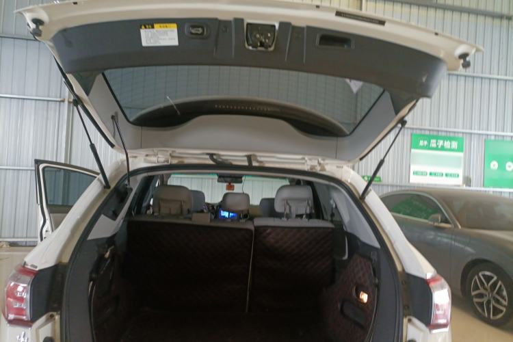 Used Luxgen Great 7 SUV 2014 2.2T Two-Wheel-Drive Smart Version Trunk