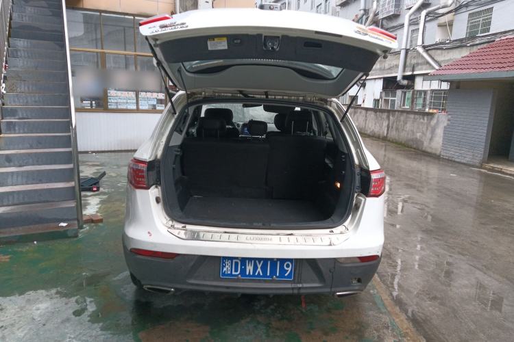 Used Luxgen Great 7 SUV 2014 2.2T Four-Wheel Drive Flagship Version Trunk
