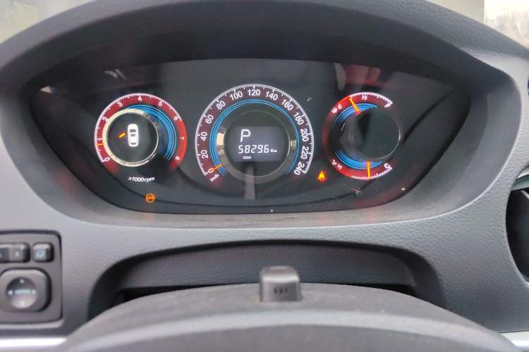 Used Luxgen Great 7 SUV 2014 2.2T Four-Wheel Drive Prestige Version Instrument Cluster