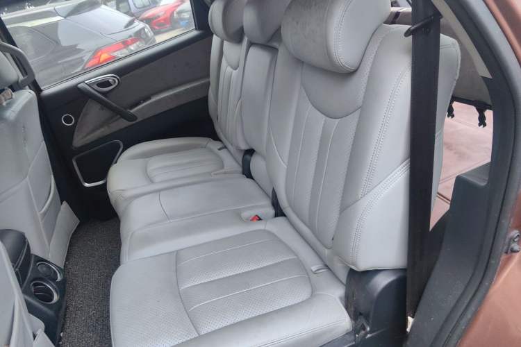 Used Luxgen Great 7 SUV 2014 2.2T Four-Wheel Drive Prestige Version Left Rear Seat