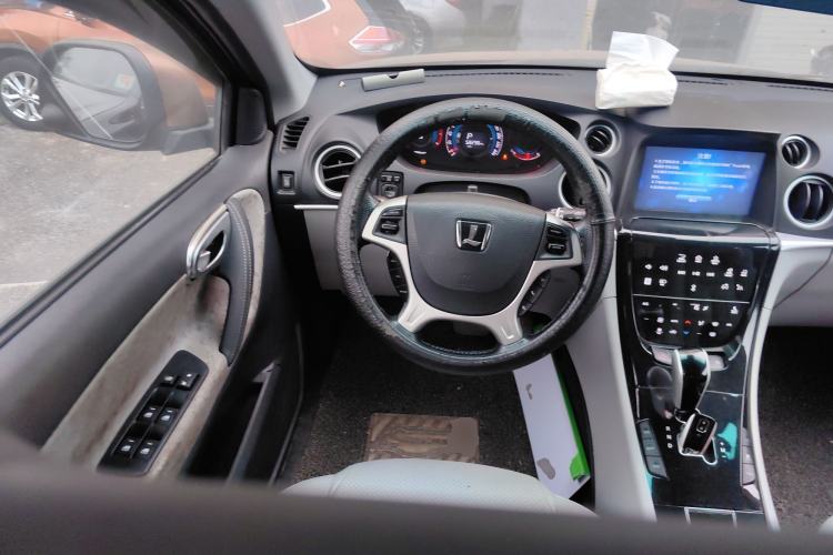 Used Luxgen Great 7 SUV 2014 2.2T Four-Wheel Drive Prestige Version Steering Wheel