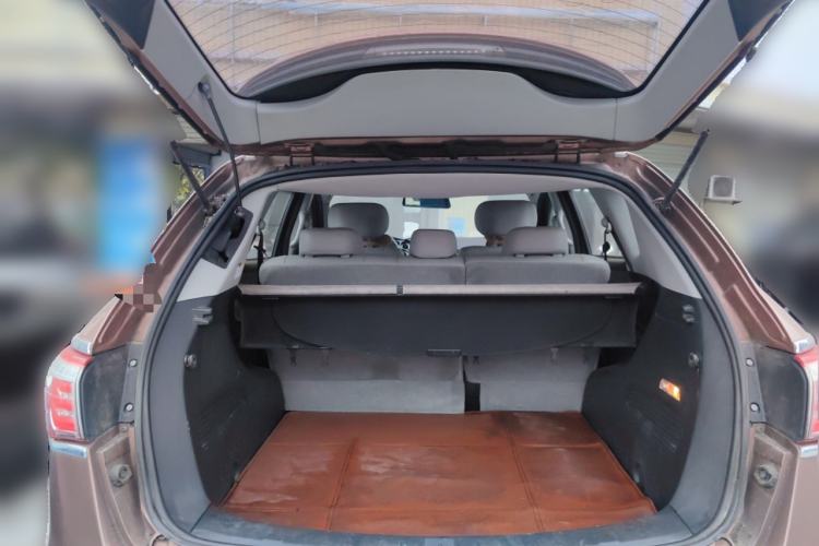 Used Luxgen Great 7 SUV 2014 2.2T Four-Wheel Drive Prestige Version Trunk