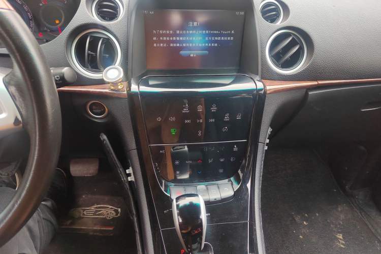 Used Luxgen Great 7 SUV 2015 2.2T Two-Wheel Drive Smart Version Audio And AC Panel