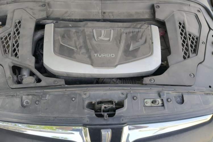 Used Luxgen Great 7 SUV 2015 2.2T Two-Wheel Drive Smart Version Engine Bay