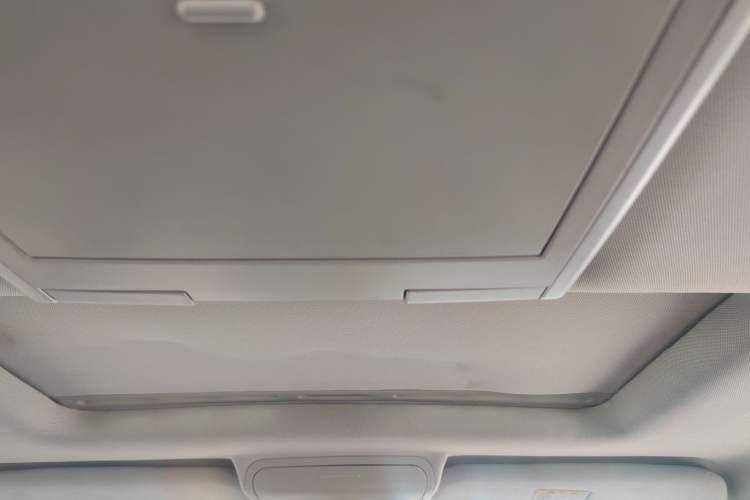 Used Luxgen Great 7 SUV 2015 2.2T Two-Wheel Drive Smart Version Headliner