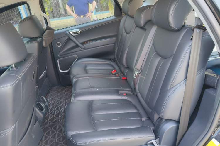 Used Luxgen Great 7 SUV 2015 2.2T Two-Wheel Drive Smart Version Left Rear Seat