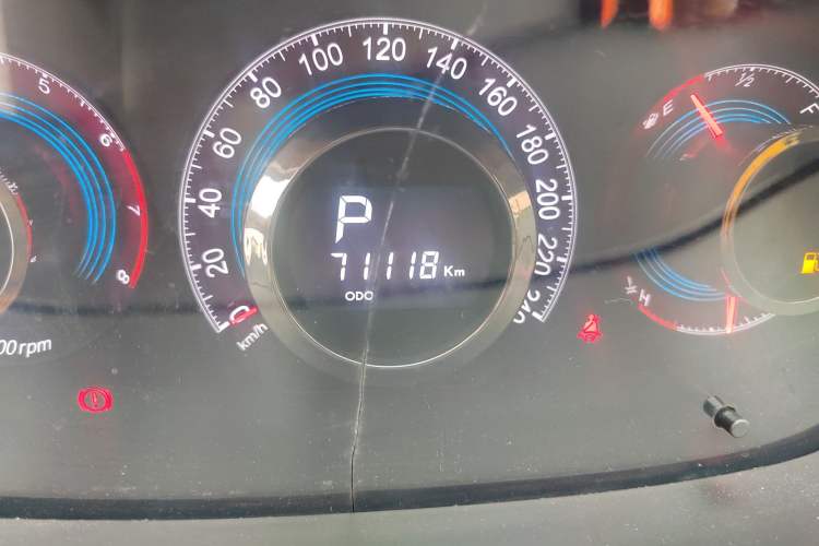 Used Luxgen Great 7 SUV 2015 2.2T Two-Wheel Drive Smart Version Odometer Close Up
