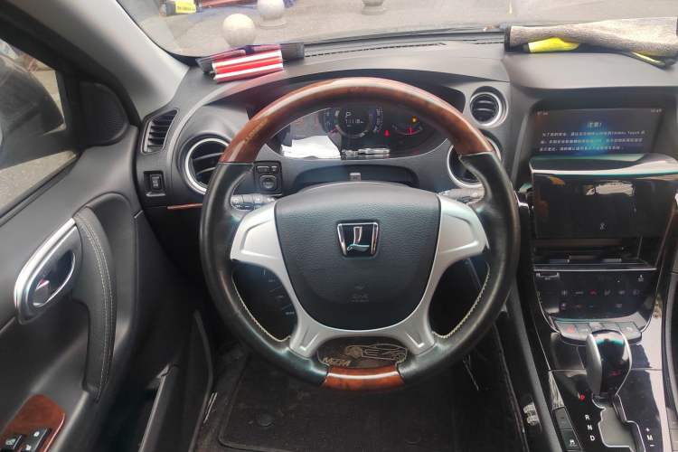 Used Luxgen Great 7 SUV 2015 2.2T Two-Wheel Drive Smart Version Steering Wheel