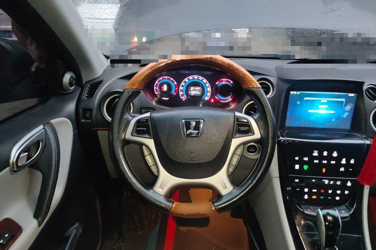 Used Luxgen Great 7 SUV 2015 2.2T Two-Wheel-Drive ZhiZun Version Steering Wheel