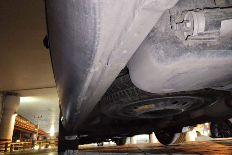 Used Luxgen Great 7 SUV 2015 2.2T Two-Wheel-Drive ZhiZun Version Chassis Rear Left