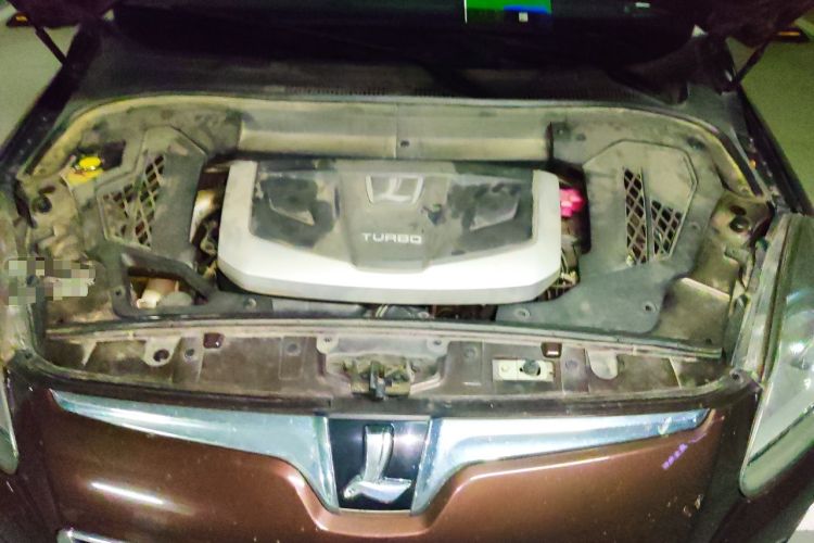 Used Luxgen Great 7 SUV 2015 2.2T Two-Wheel Drive Smart Version Engine Bay