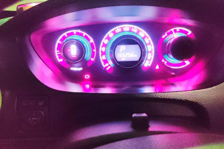 Used Luxgen Great 7 SUV 2015 2.2T Two-Wheel Drive Smart Version Instrument Cluster