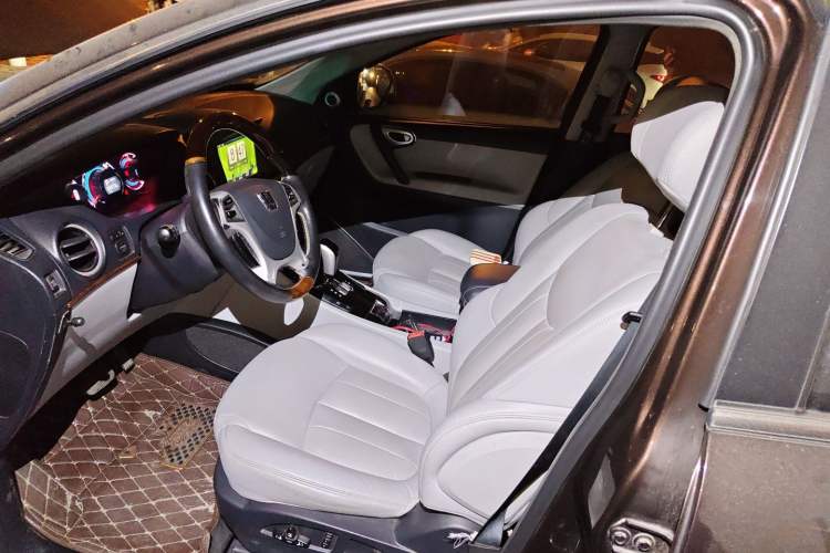 Used Luxgen Great 7 SUV 2015 2.2T Two-Wheel-Drive ZhiZun Version Left Front Seat