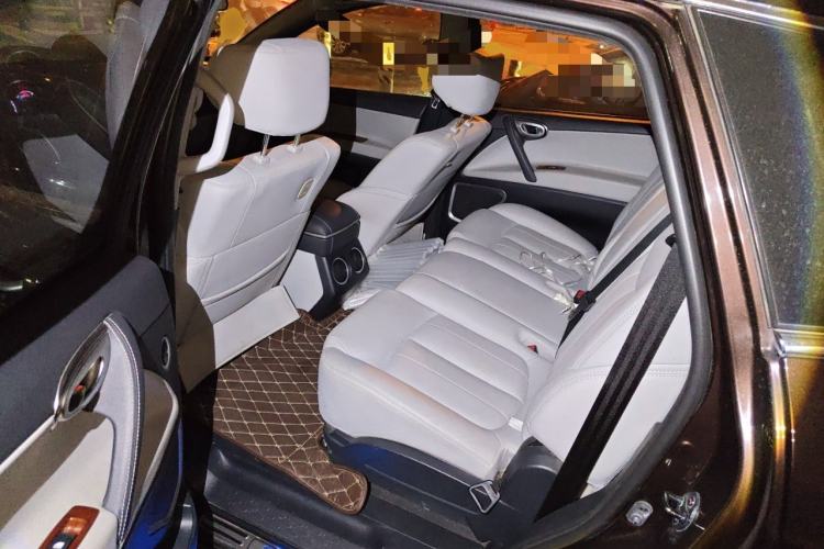 Used Luxgen Great 7 SUV 2015 2.2T Two-Wheel-Drive ZhiZun Version Left Rear Seat