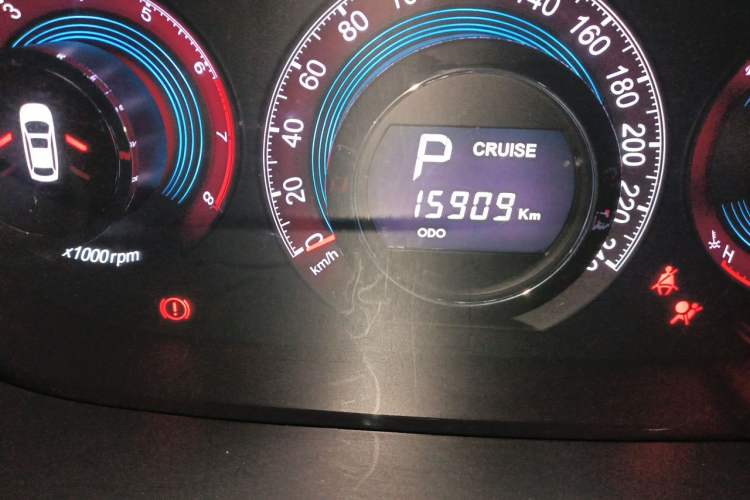 Used Luxgen Great 7 SUV 2015 2.2T Two-Wheel-Drive ZhiZun Version Odometer Close Up