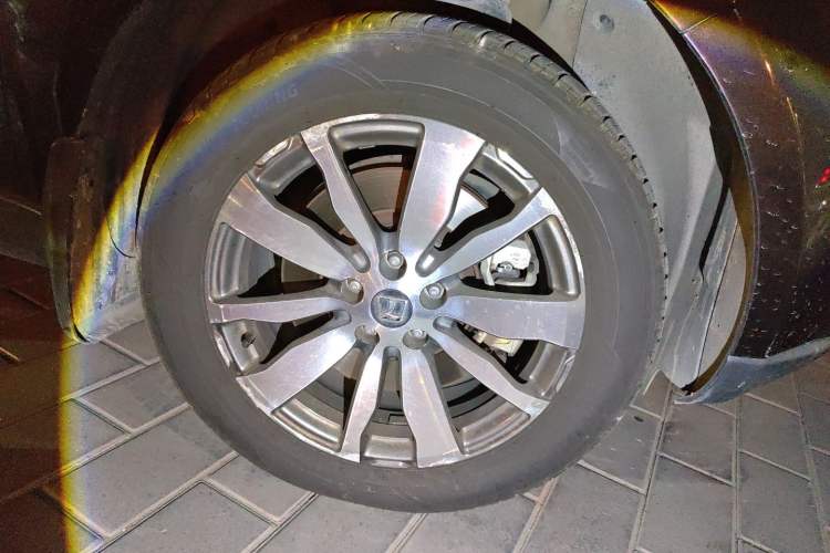 Used Luxgen Great 7 SUV 2015 2.2T Two-Wheel-Drive ZhiZun Version Right Front Wheel Hub
