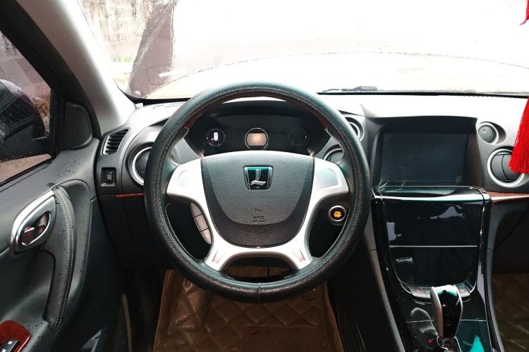 Used Luxgen Great 7 SUV 2015 2.2T Two-Wheel Drive Smart Version Steering Wheel