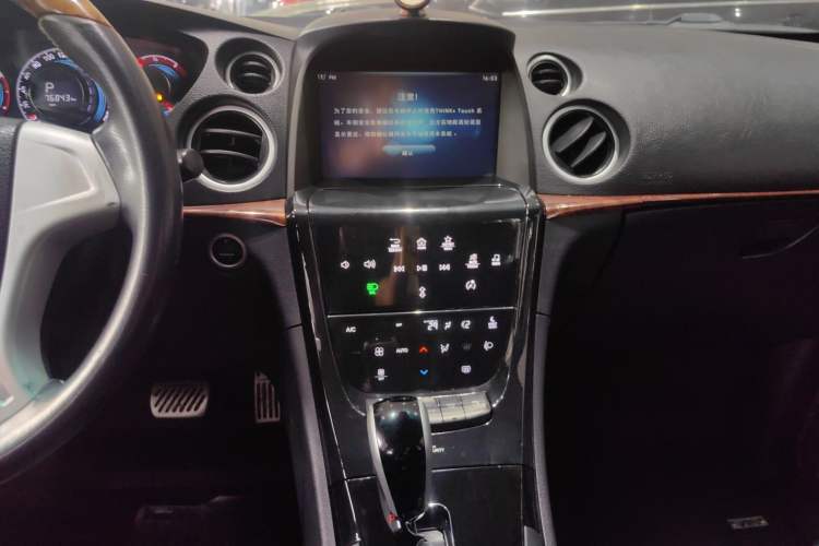 Used Luxgen Great 7 SUV 2015 2.2T Two-Wheel Drive Smart Version Audio And AC Panel