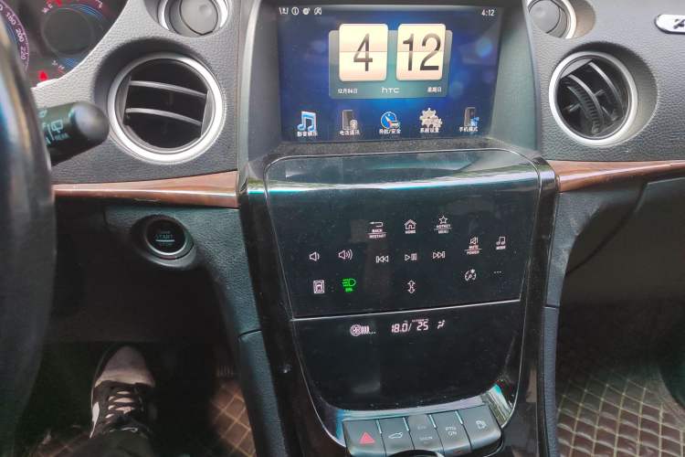 Used Luxgen Great 7 SUV 2015 2.2T Two-Wheel-Drive ZhiZun Version Audio And AC Panel