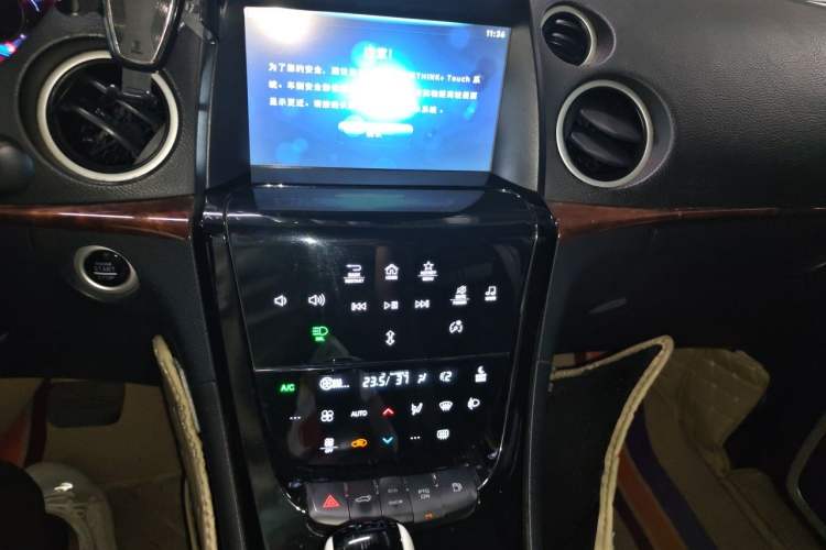 Used Luxgen Great 7 SUV 2015 2.2T Two-Wheel Drive Smart Version Audio And AC Panel