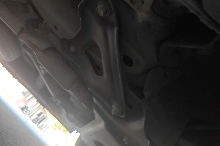 Used Luxgen Great 7 SUV 2015 2.2T Two-Wheel-Drive ZhiZun Version Chassis Front Right