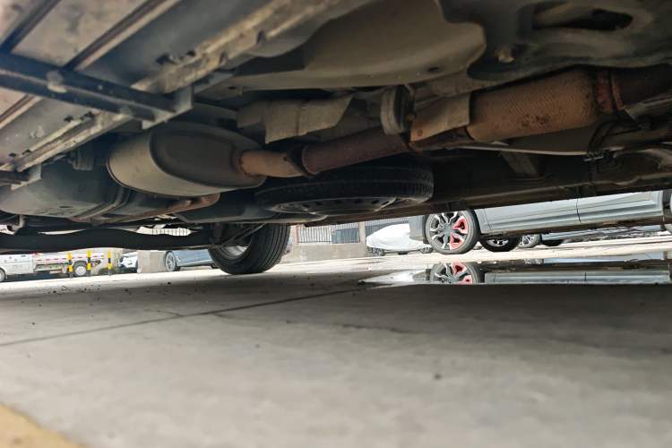 Used Luxgen Great 7 SUV 2015 2.2T Two-Wheel-Drive ZhiZun Version Chassis Front Right
