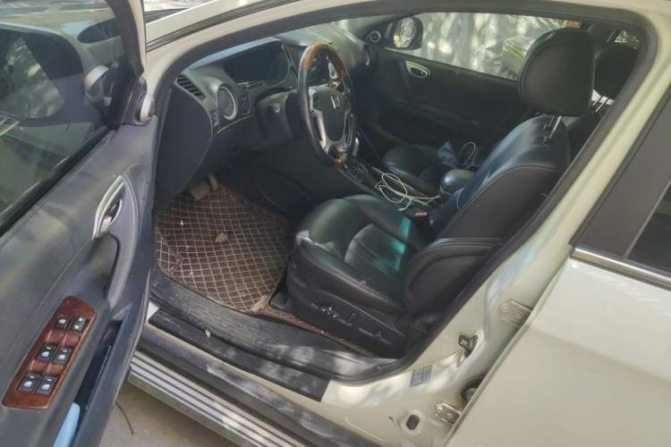 Used Luxgen Great 7 SUV 2015 2.2T Two-Wheel-Drive ZhiZun Version Driver Seat