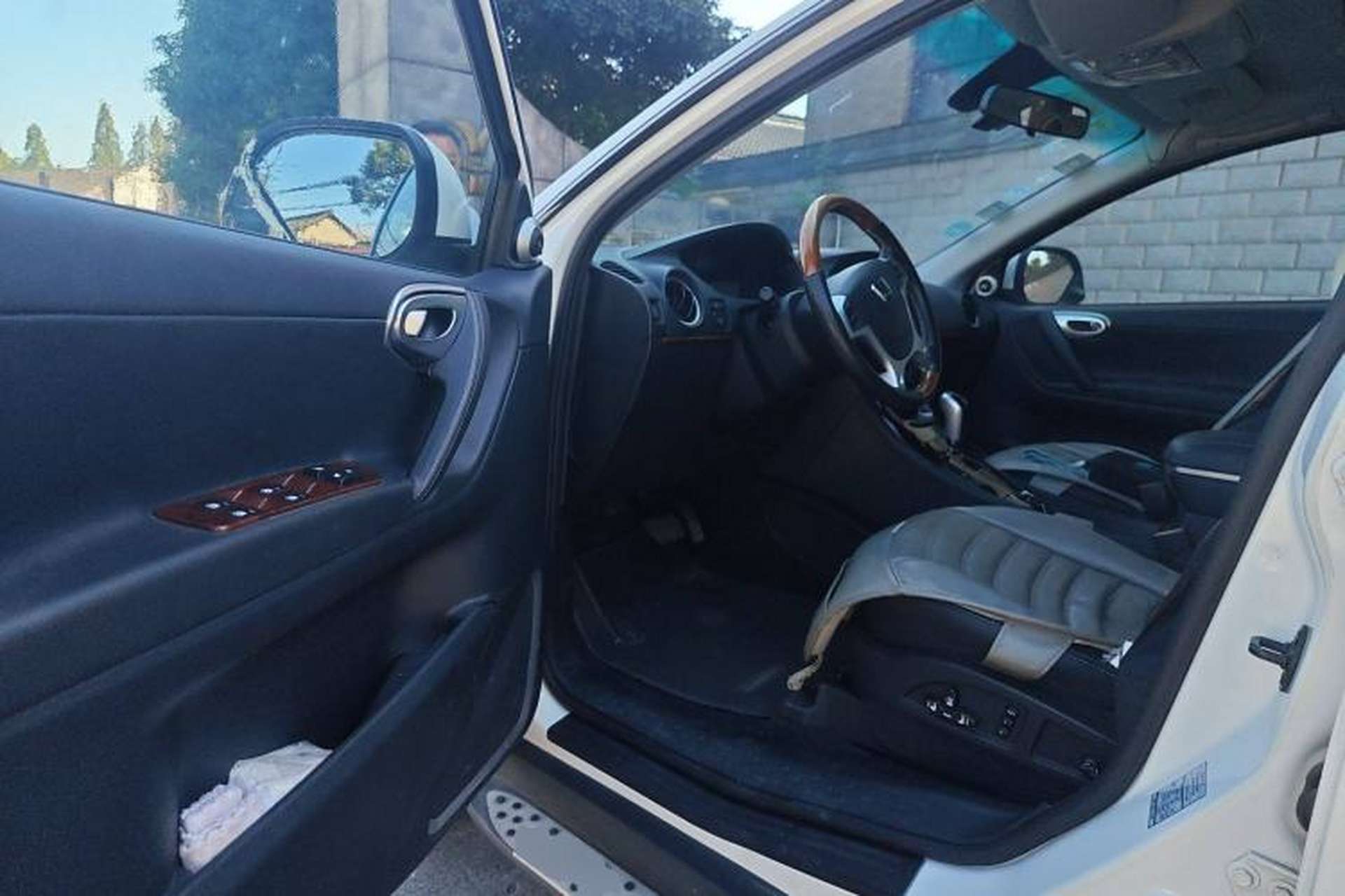 Used Luxgen Great 7 SUV 2015 2.2T Two-Wheel-Drive ZhiZun Version Driver Seat