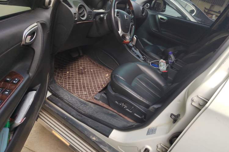 Used Luxgen Great 7 SUV 2015 2.2T Two-Wheel-Drive ZhiZun Version Driver Seat