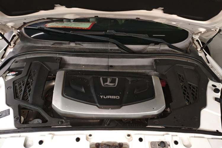 Used Luxgen Great 7 SUV 2015 2.2T Two-Wheel-Drive ZhiZun Version Engine Bay