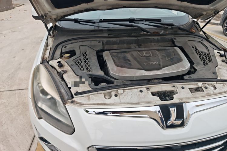 Used Luxgen Great 7 SUV 2015 2.2T Two-Wheel-Drive ZhiZun Version Engine Bay Right