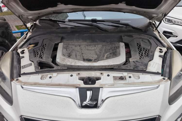 Used Luxgen Great 7 SUV 2015 2.2T Two-Wheel Drive Smart Version Engine Bay