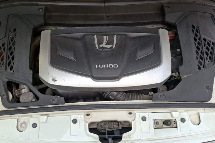 Used Luxgen Great 7 SUV 2015 2.2T Two-Wheel-Drive ZhiZun Version Engine Bay