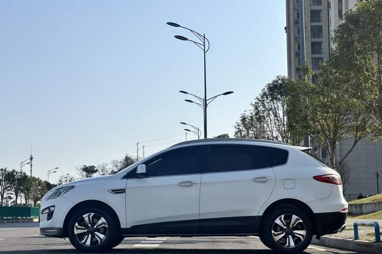 Used Luxgen Great 7 SUV 2015 2.2T Two-Wheel Drive Smart Version Exterior 3