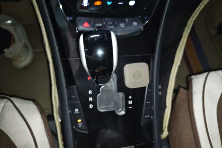 Used Luxgen Great 7 SUV 2015 2.2T Two-Wheel Drive Smart Version Gear Lever