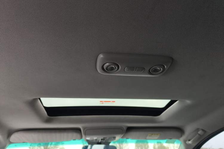 Used Luxgen Great 7 SUV 2015 2.2T Two-Wheel Drive Smart Version Headliner