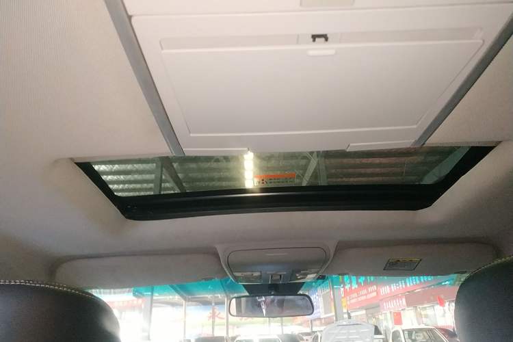 Used Luxgen Great 7 SUV 2015 2.2T Two-Wheel-Drive ZhiZun Version Headliner