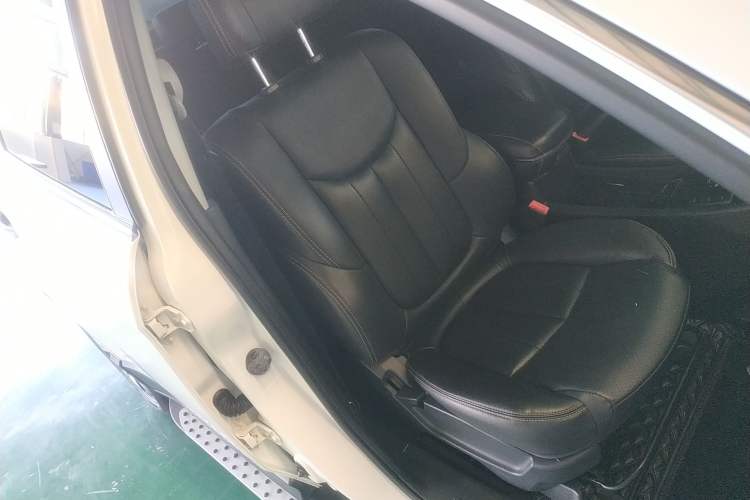 Used Luxgen Great 7 SUV 2015 2.2T Two-Wheel-Drive ZhiZun Version Interior 3