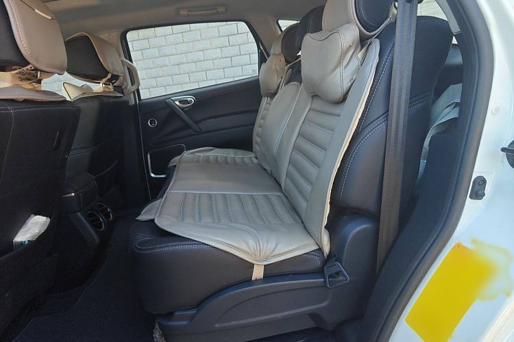 Used Luxgen Great 7 SUV 2015 2.2T Two-Wheel-Drive ZhiZun Version Interior 4