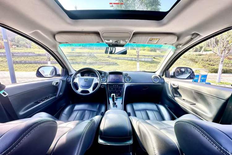 Used Luxgen Great 7 SUV 2015 2.2T Two-Wheel Drive Smart Version Interior 4