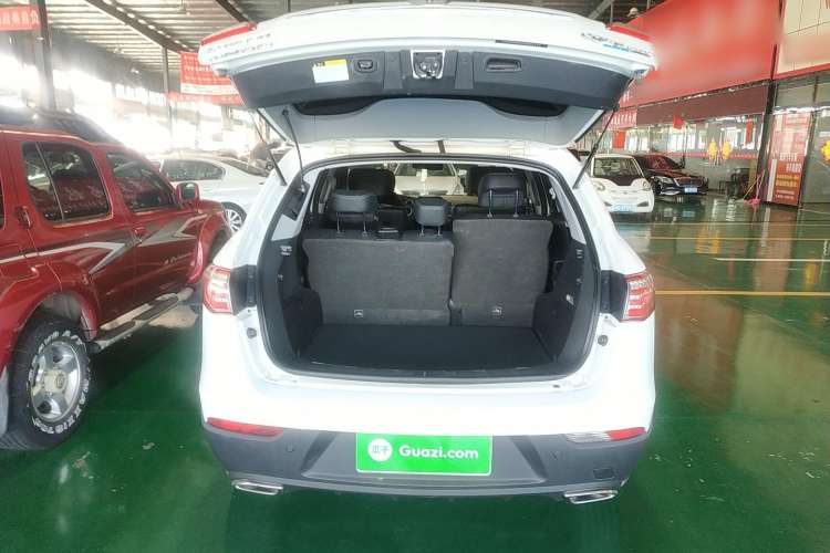 Used Luxgen Great 7 SUV 2015 2.2T Two-Wheel-Drive ZhiZun Version Interior 5