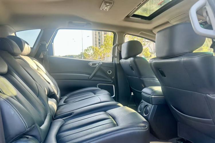 Used Luxgen Great 7 SUV 2015 2.2T Two-Wheel Drive Smart Version Interior 6