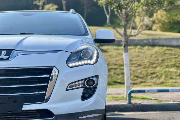 Used Luxgen Great 7 SUV 2015 2.2T Two-Wheel Drive Smart Version Left Front Headlight