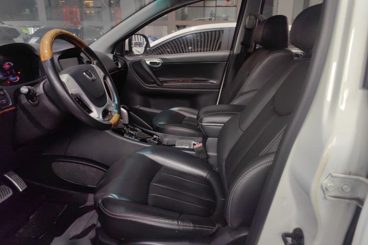 Used Luxgen Great 7 SUV 2015 2.2T Two-Wheel Drive Smart Version Left Front Seat