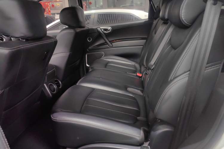 Used Luxgen Great 7 SUV 2015 2.2T Two-Wheel Drive Smart Version Left Rear Seat
