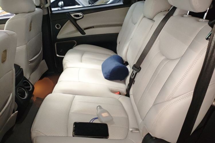 Used Luxgen Great 7 SUV 2015 2.2T Two-Wheel-Drive ZhiZun Version Left Rear Seat