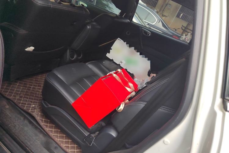 Used Luxgen Great 7 SUV 2015 2.2T Two-Wheel-Drive ZhiZun Version Left Rear Seat