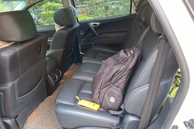 Used Luxgen Great 7 SUV 2015 2.2T Two-Wheel-Drive ZhiZun Version Left Rear Seat